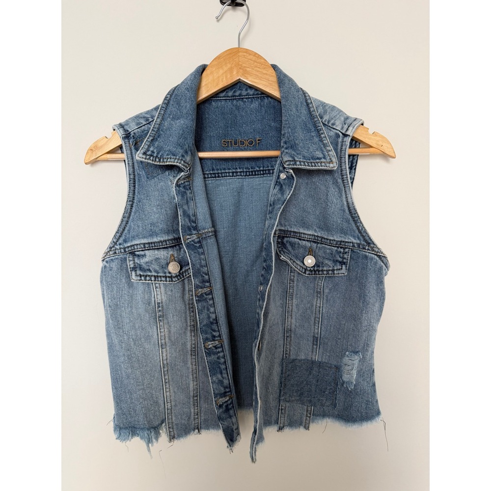 Studio F Denim Vest Womens S Distressed Raw Hem Medium Wash Excellent